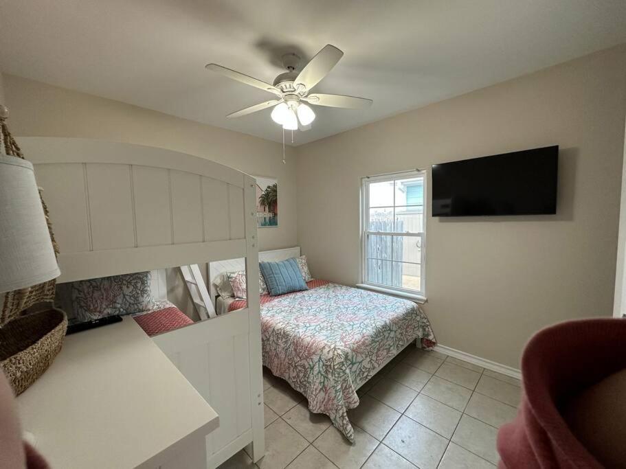 Barefoot Bungalow - Pet Friendly- 2 Bdrm Townhome Corpus Christi Exteriér fotografie